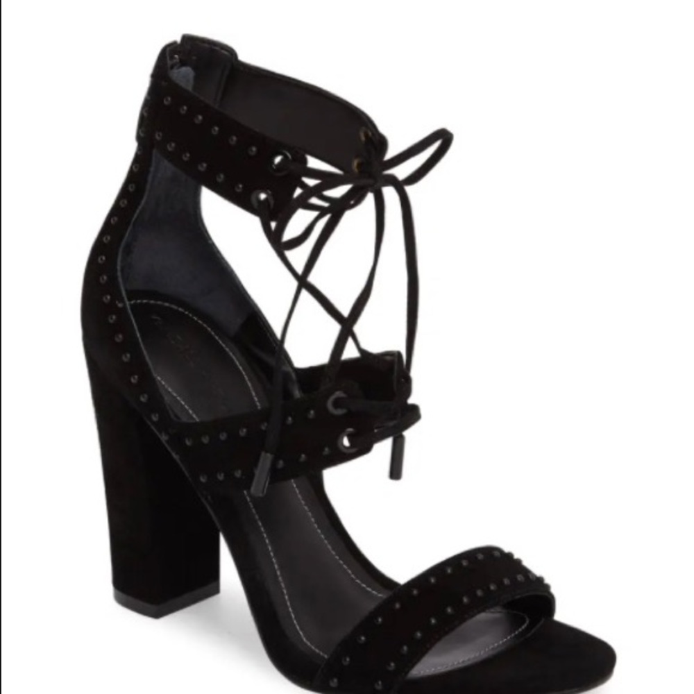 Kendall & Kylie Dawn Pump
